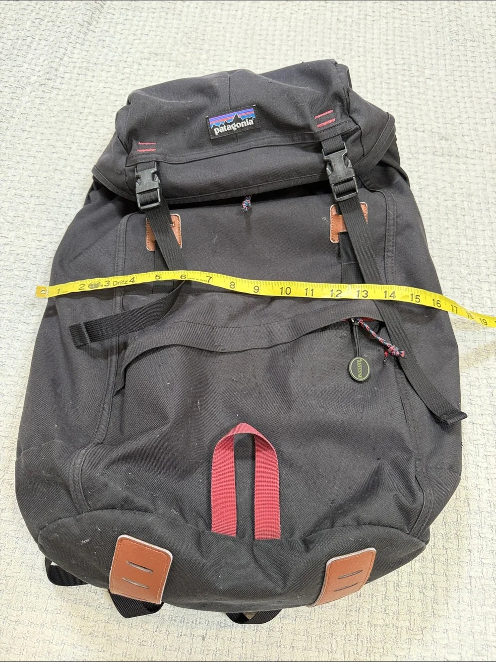 Patagonia Black Red Backpack Logo  Daypack Hiking Large Beat Up 47970FA17
